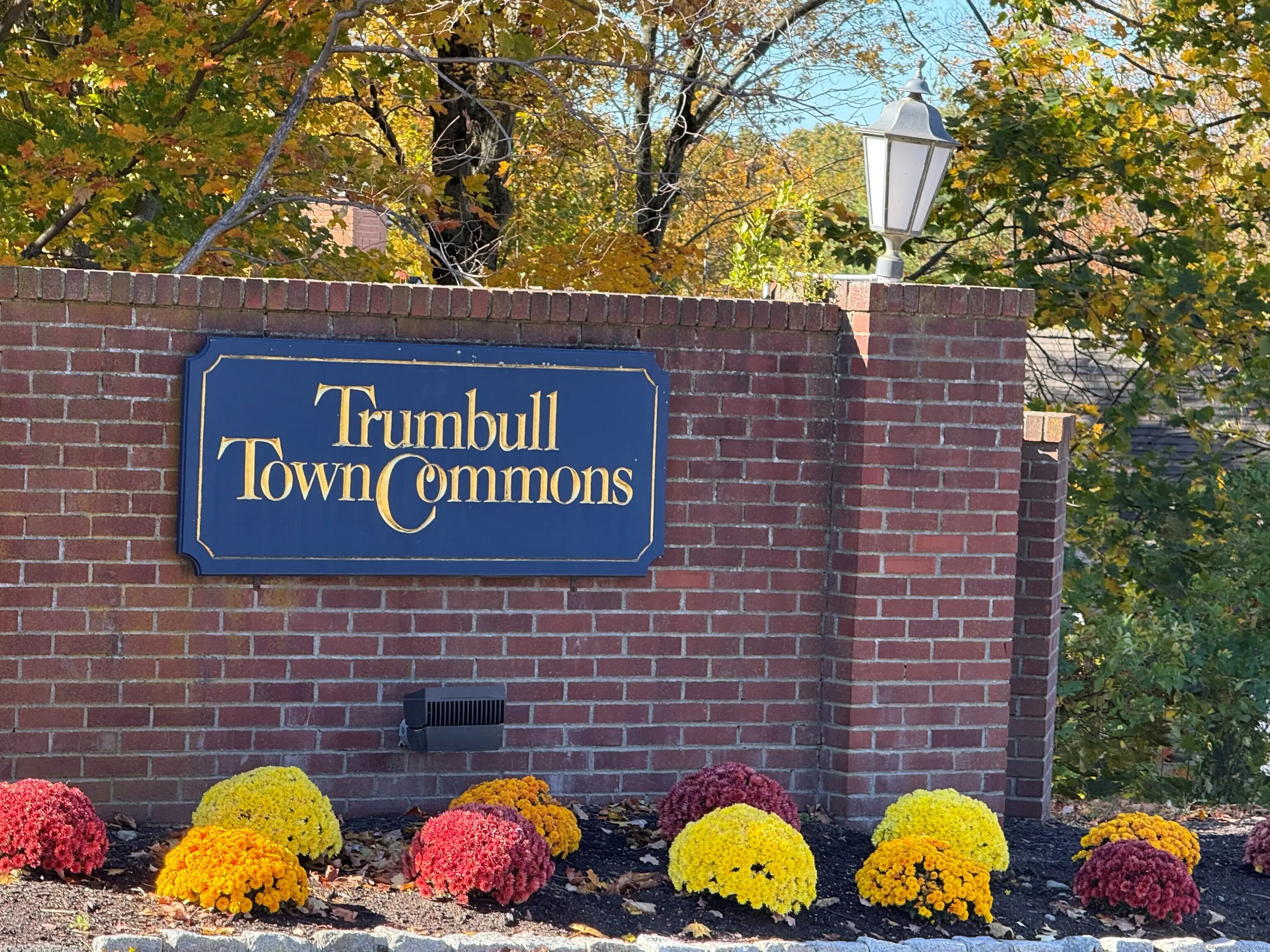 283 Mayfield Drive 283, Trumbull