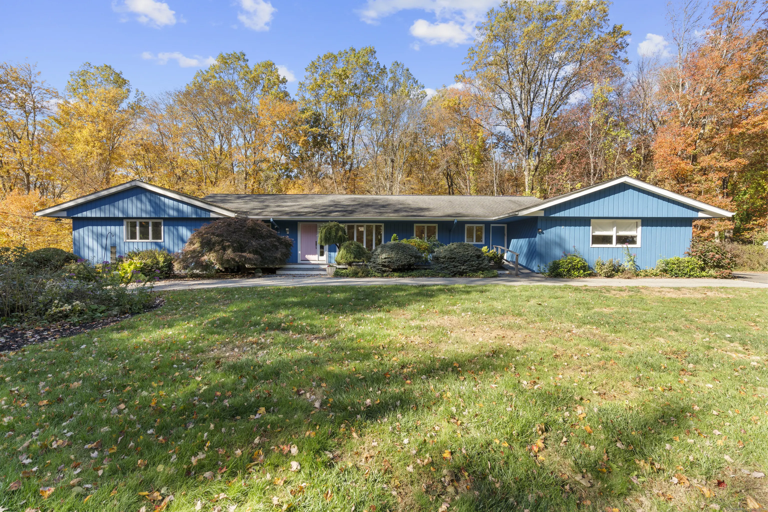 51 Brookwood Drive, Woodbridge