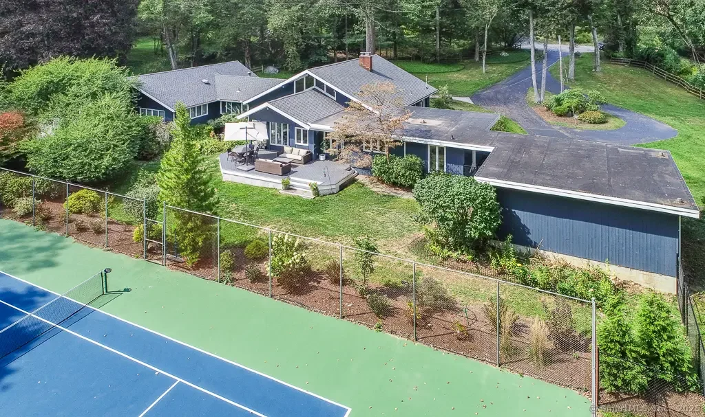 5 Mohawk Lane, Woodbridge