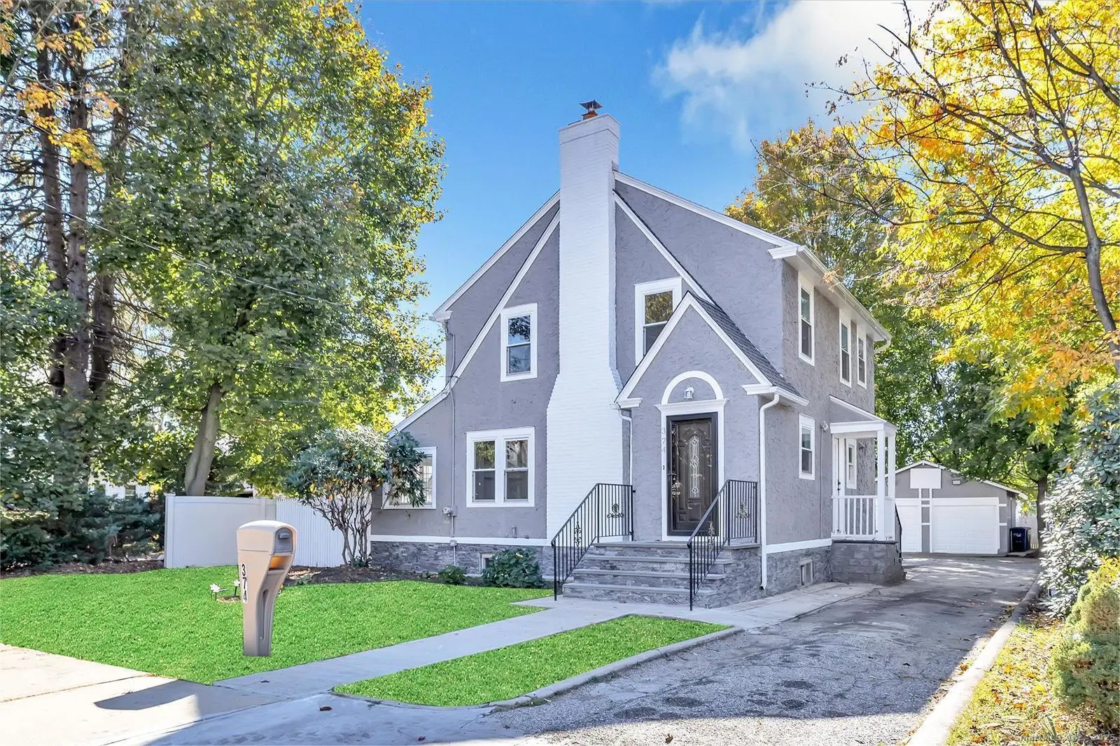 374 Mapledale Place, Bridgeport