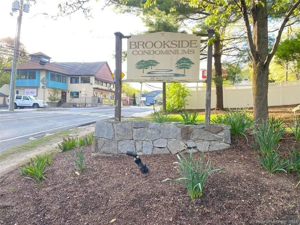 7 Padanaram Road I181, Danbury