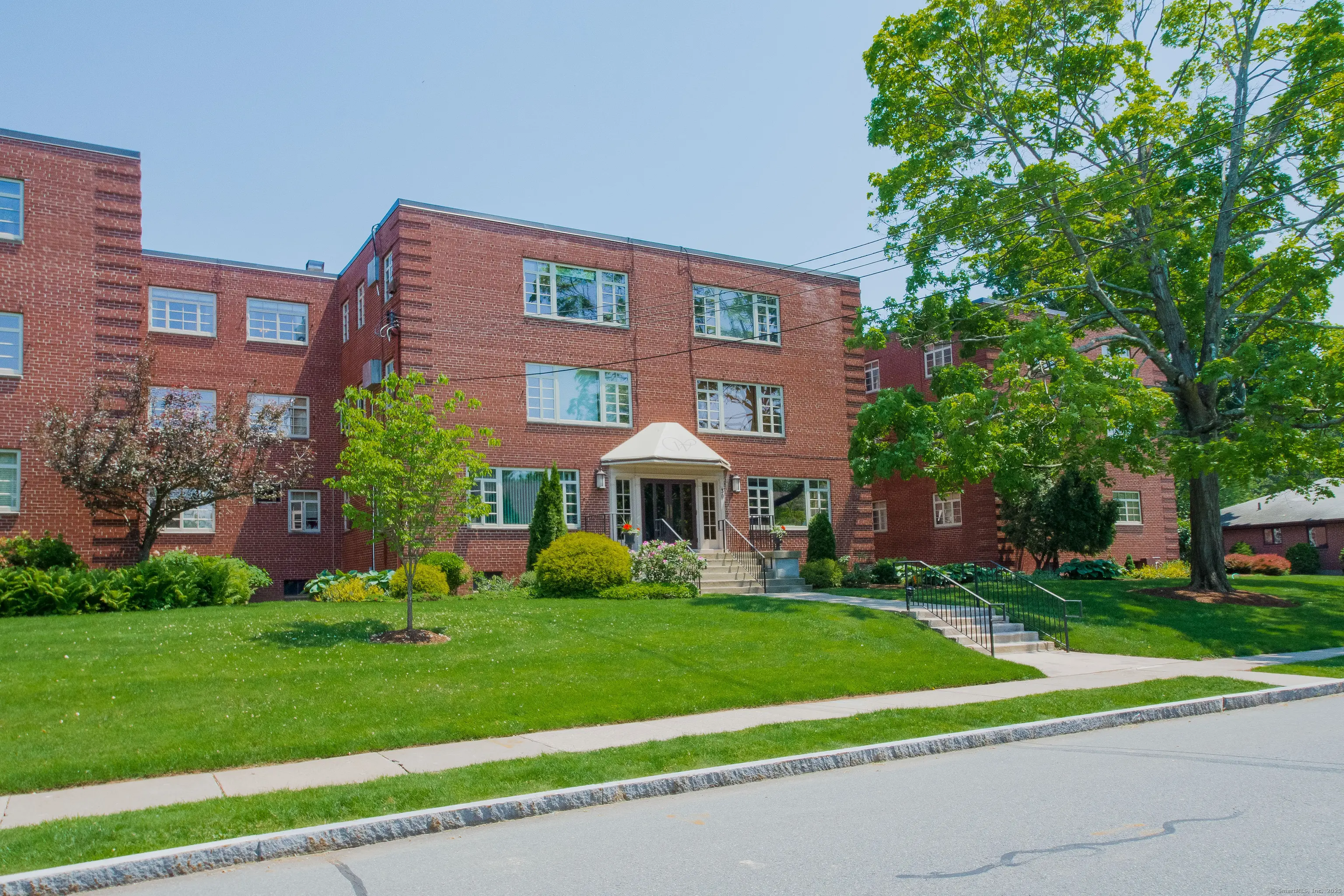 30 Outlook Avenue Apt 208, West Hartford