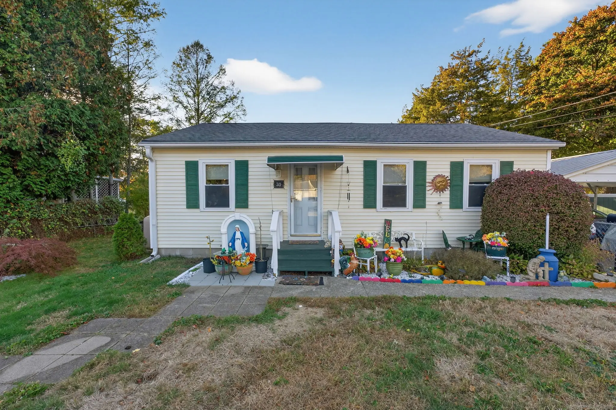 30 Midway Oval, Groton