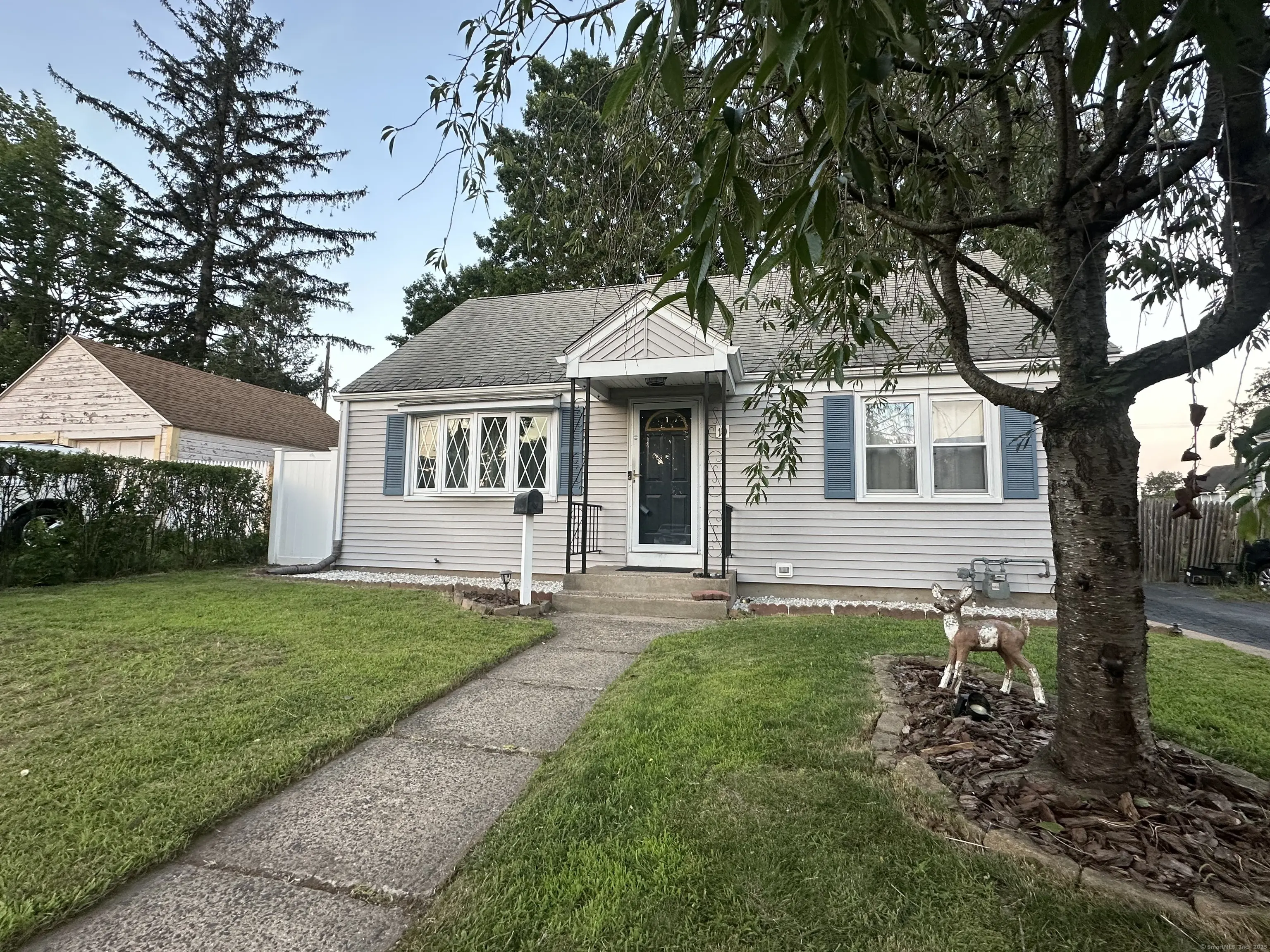 10 Kenyon Place, East Hartford