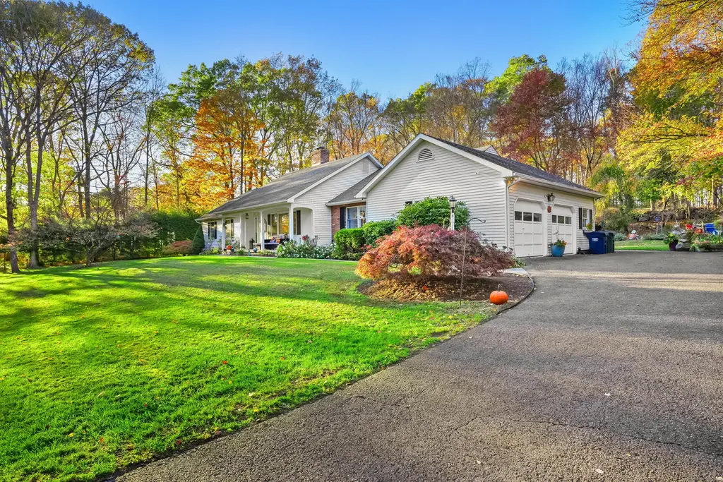 4 Autumn Ridge Road, New Fairfield