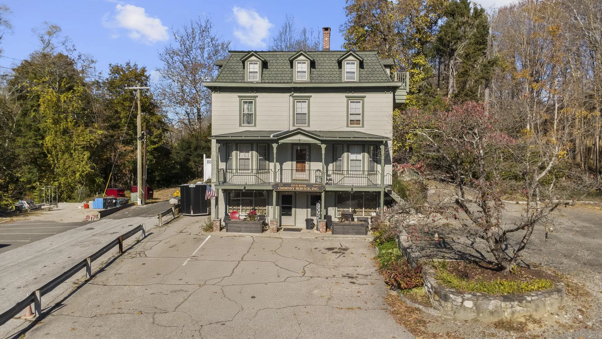 1 Tucks Road, Brookfield