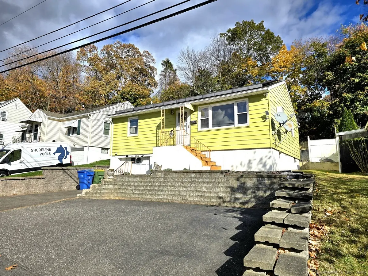 48 Gates Avenue, Waterbury