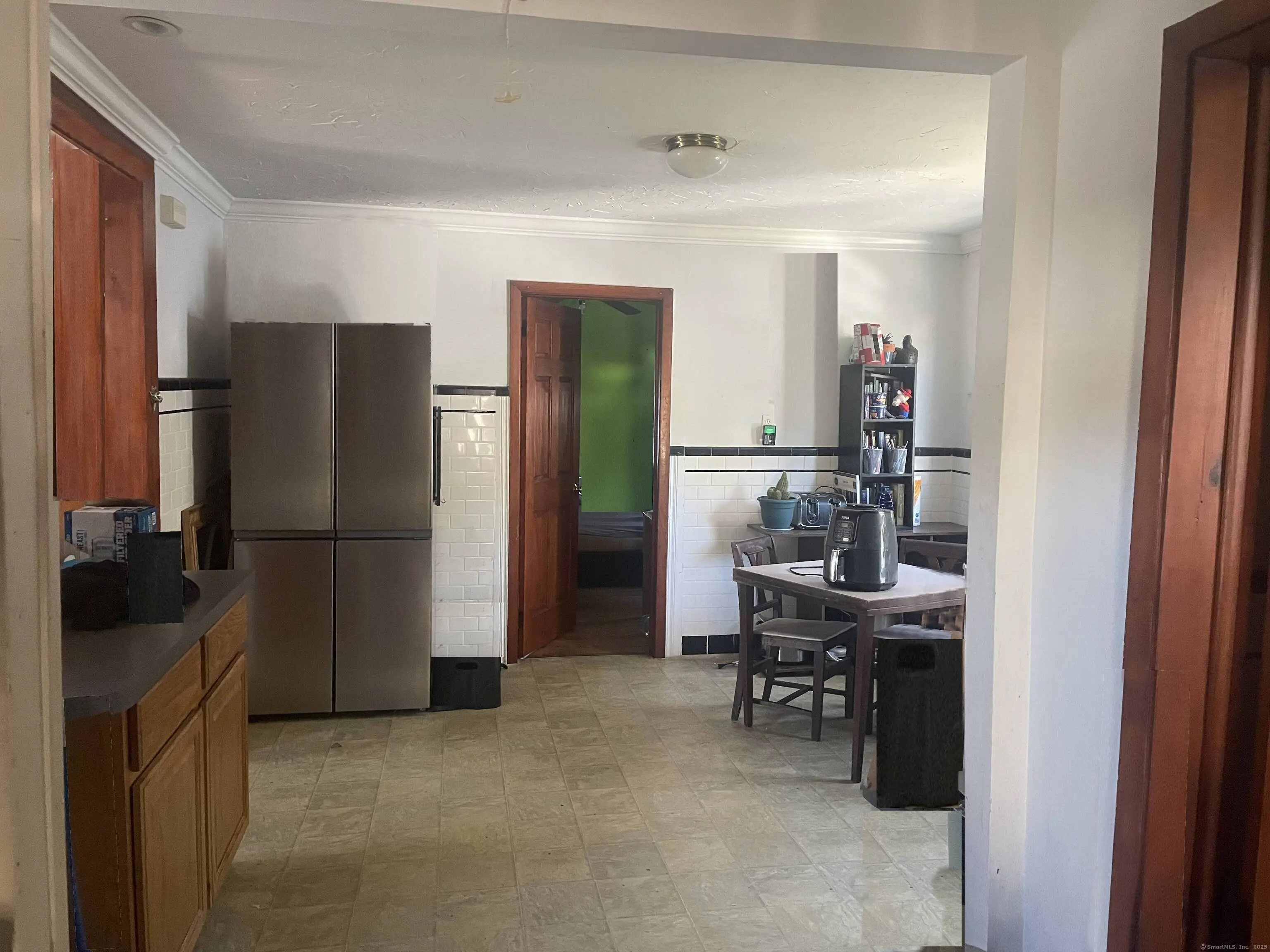 355 Chamberlain Avenue, Bridgeport