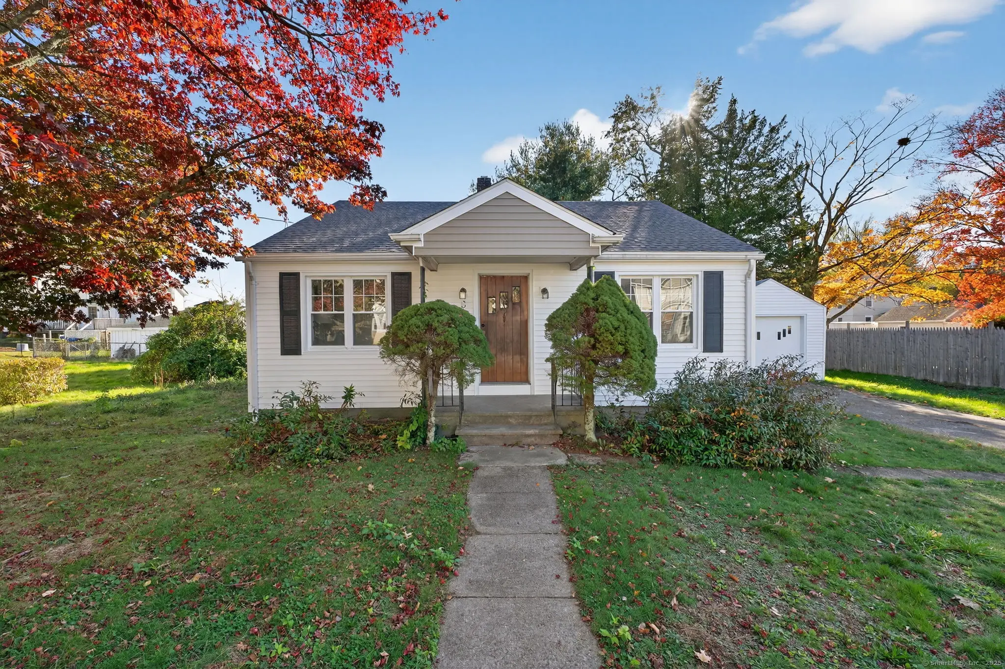 8 Quinebaug Road, Norwich