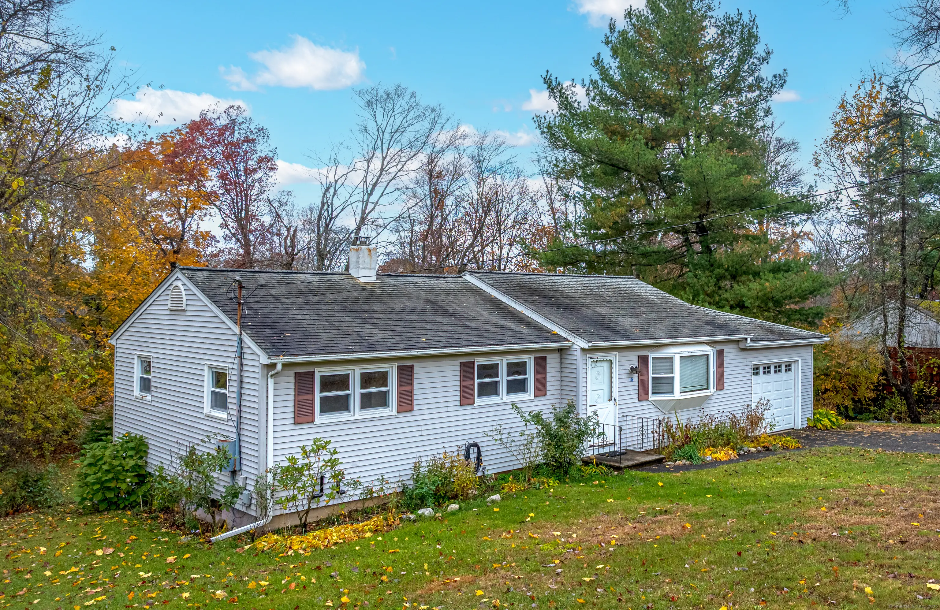 18 Sand Hill Road, Bethel