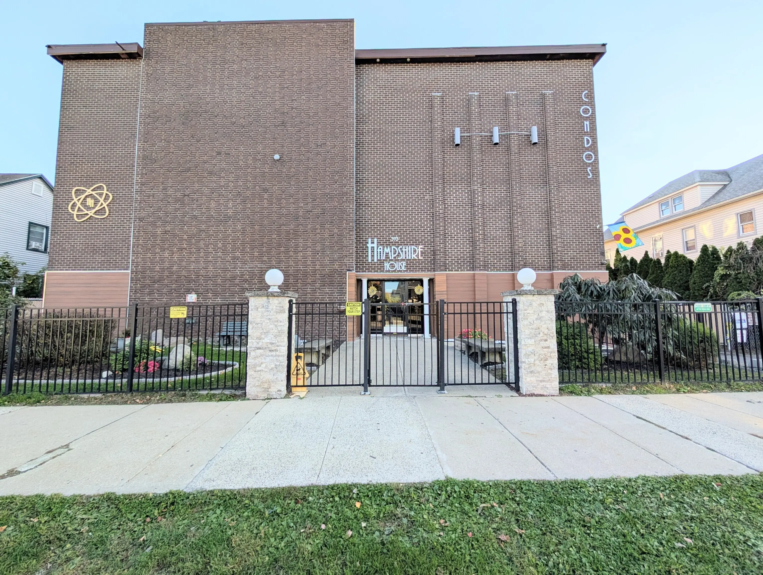 393 Laurel Avenue Apt 203, Bridgeport