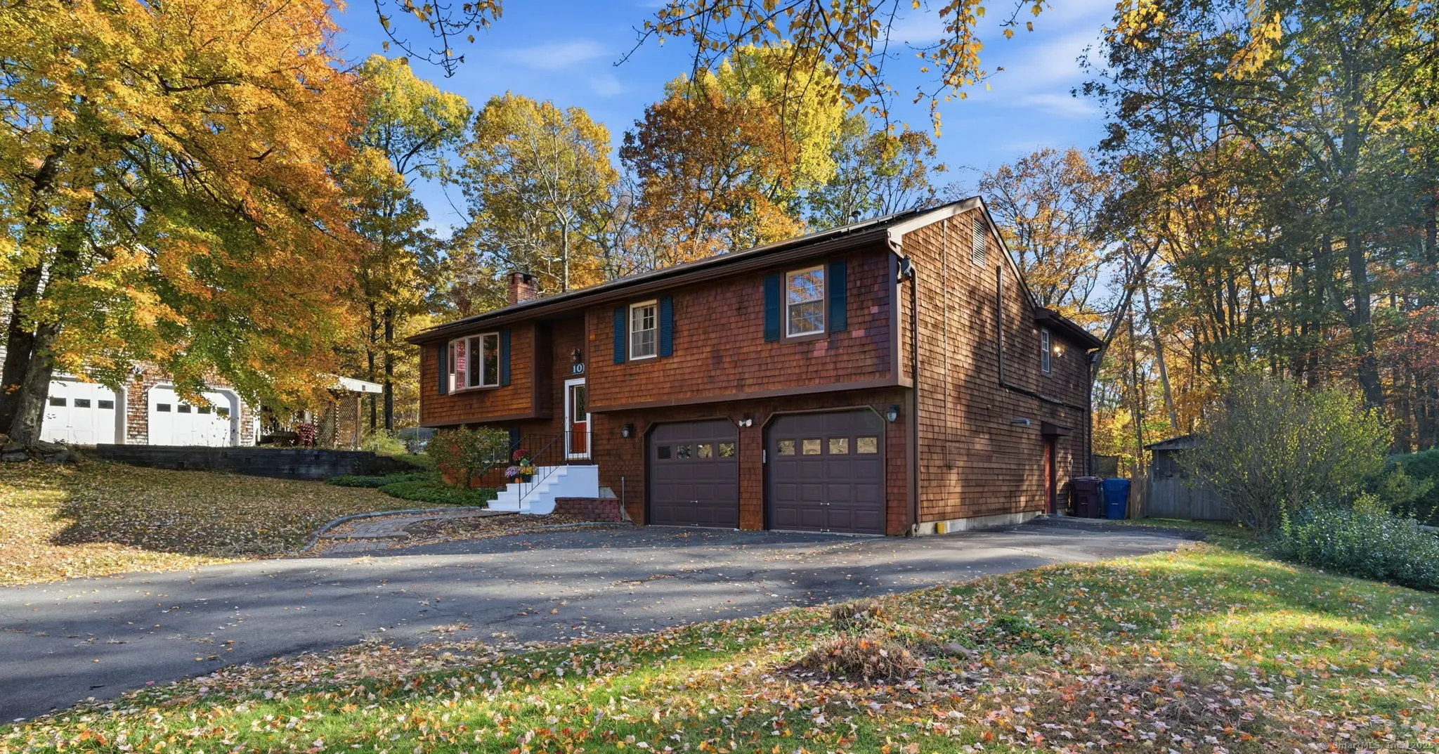 10 Woodside Drive, Farmington