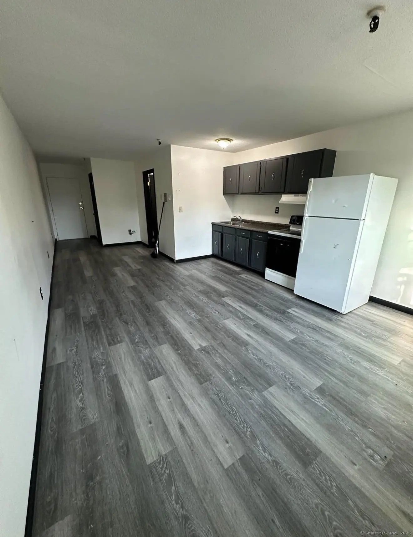 1660 East Main Street 3j, Waterbury