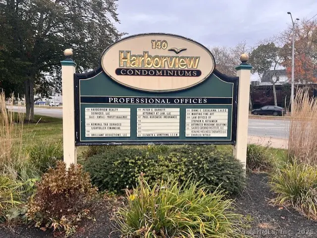 140 Captain Thomas Boulevard 406, West Haven