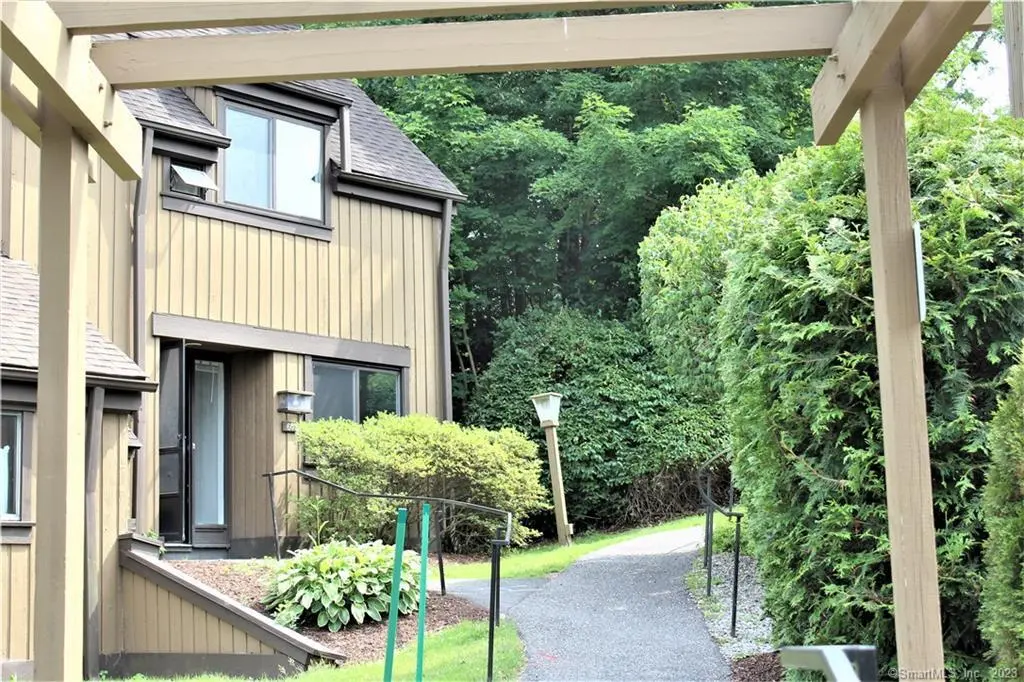 60 Heritage Village B, Southbury