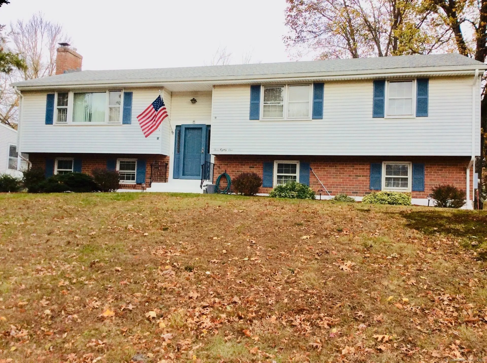 381 Chamberlain Highway, Berlin