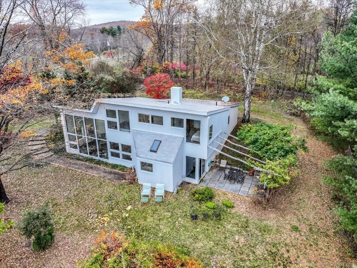 52 Squire Hill Road, New Milford