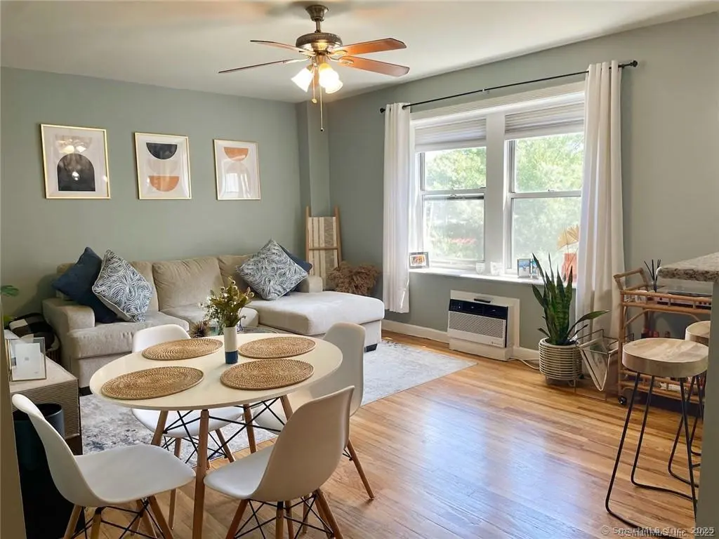 124 Woodside Green Street 3b, Stamford