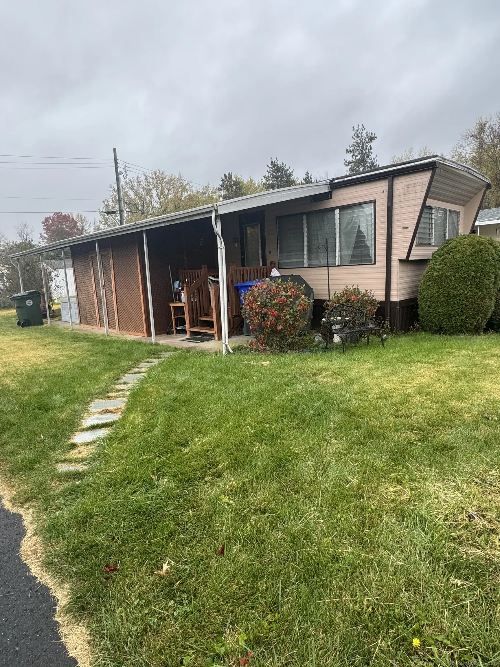 11 Cherokee Road, East Hartford