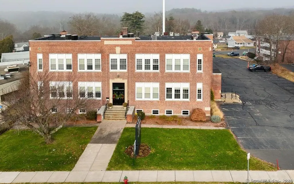 985 Farmington Avenue, Bristol