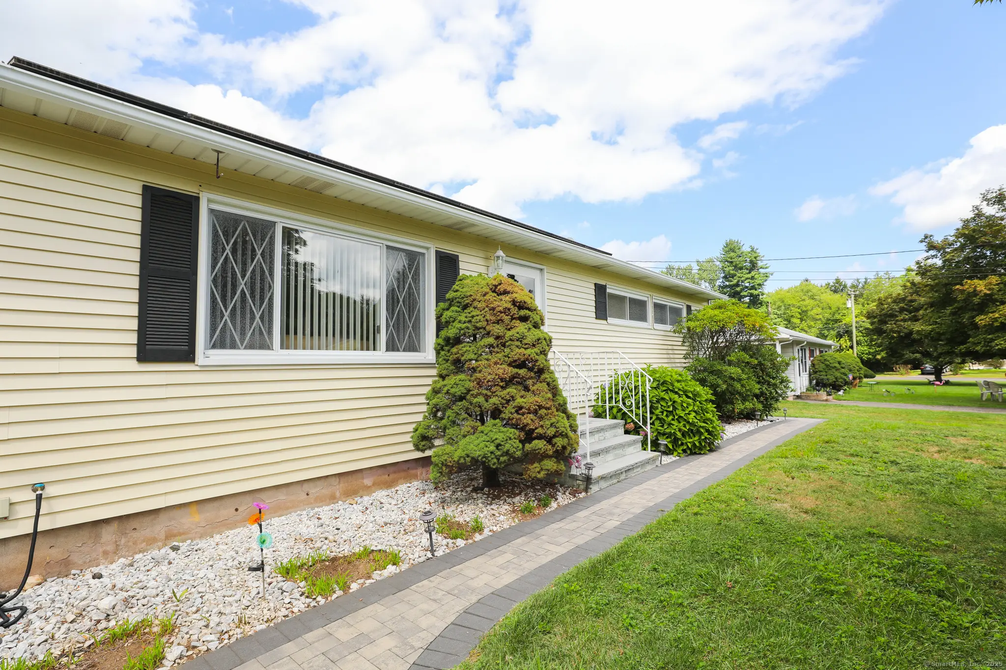 12 London Road, Windsor