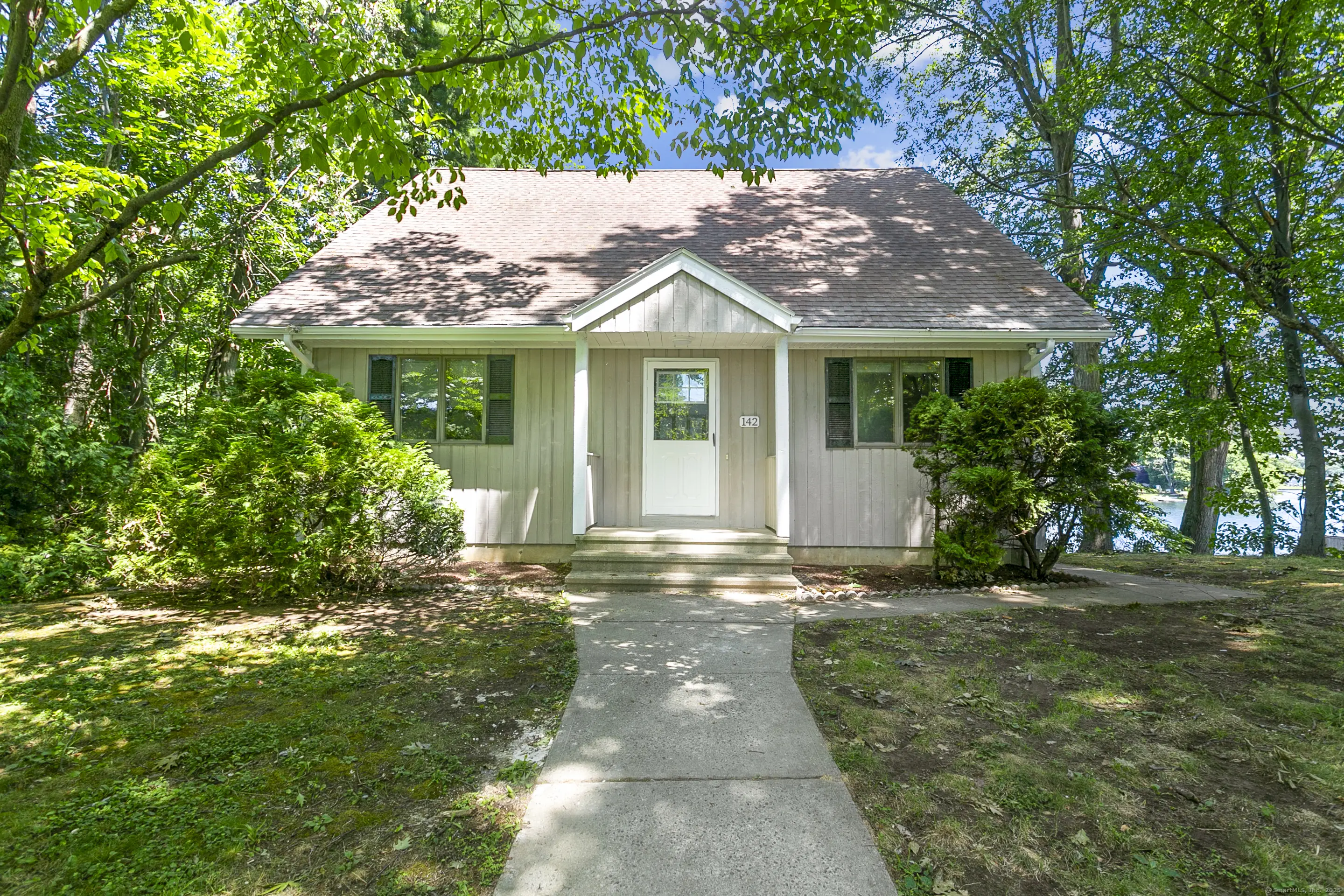 142 Chatham Terrace, Bridgeport