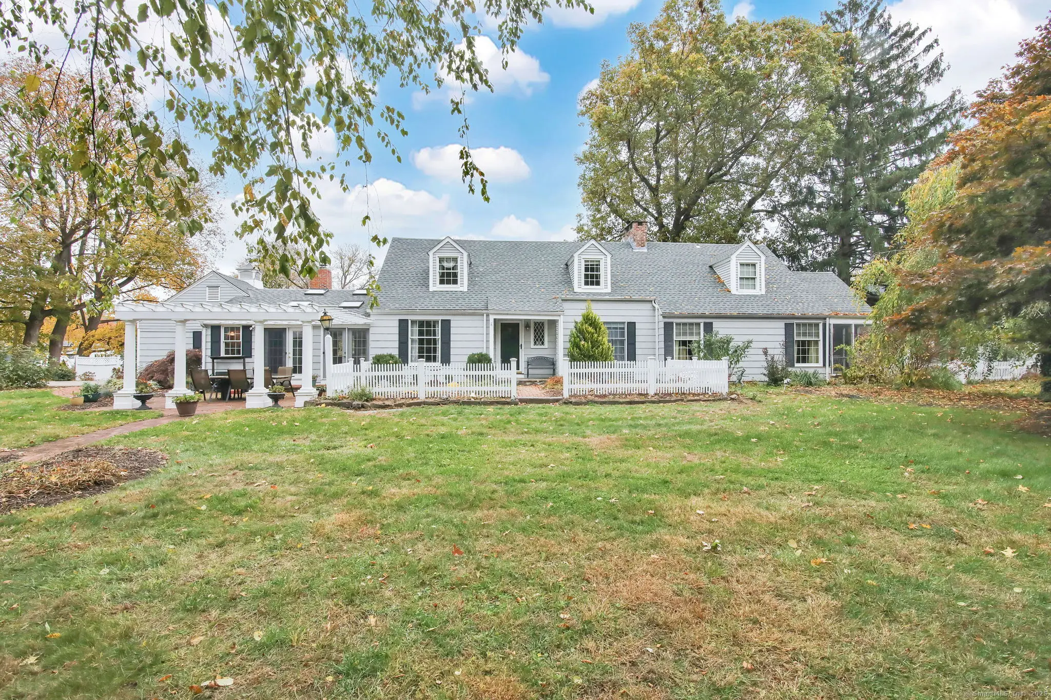 186 Williams Street East, Glastonbury