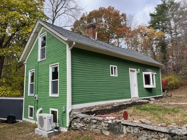 330 Cook Hill Road, Killingly