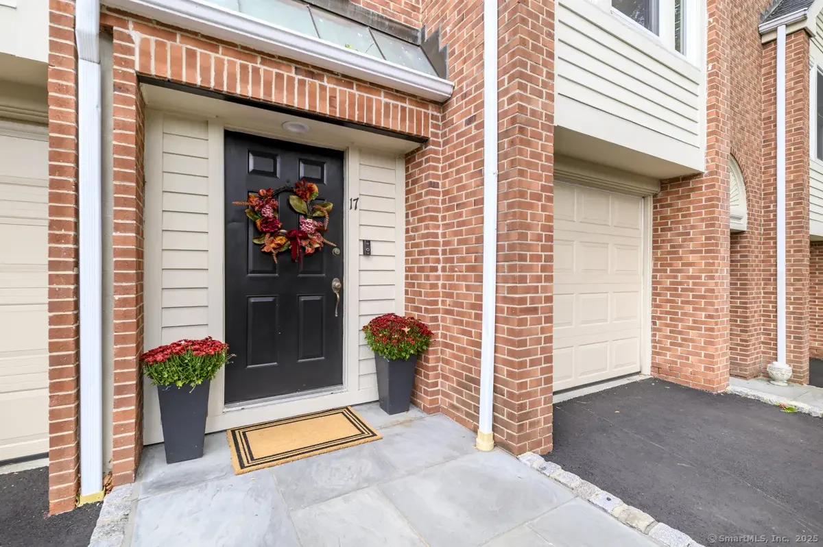 17 Pine Brook Lane 17, Darien