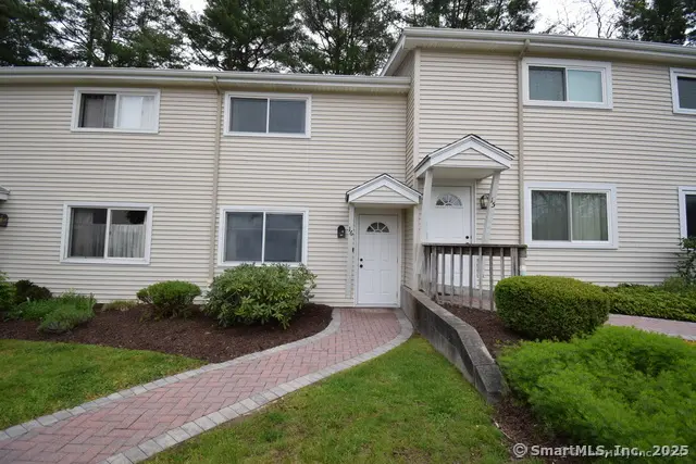 74 Washington Road Apt 16, Woodbury