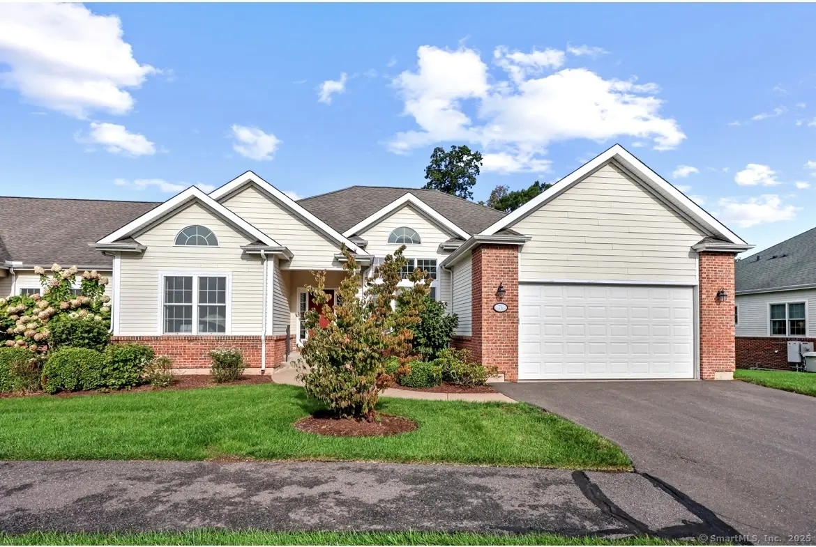 76 Jillian Circle, West Hartford