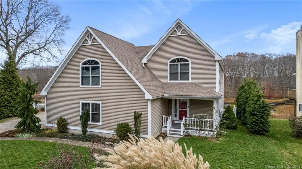 33 Marshfield Road, East Lyme