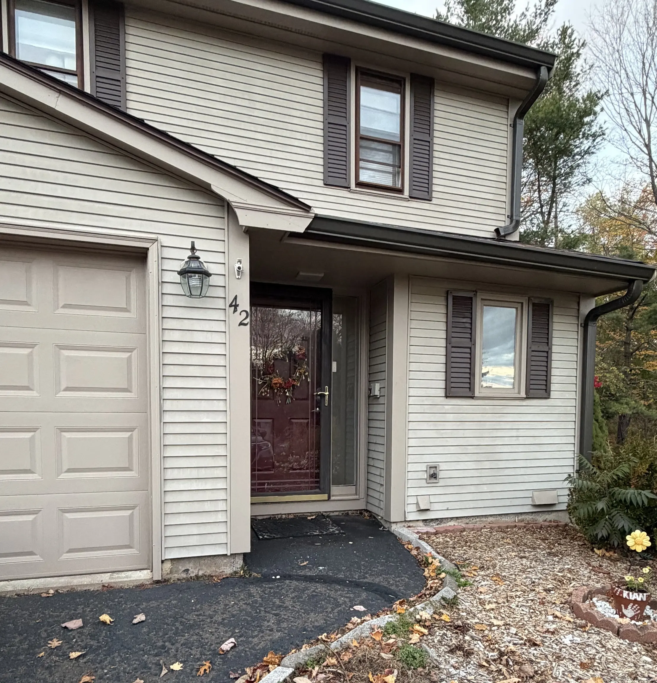 42 Schoolhouse Crossing, Wethersfield