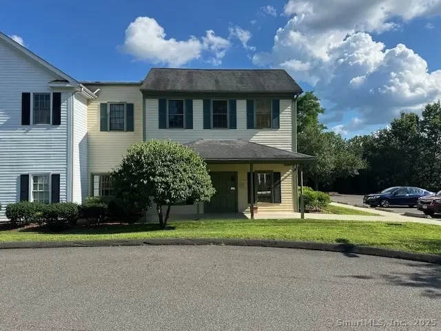 828 Federal Road B, Brookfield