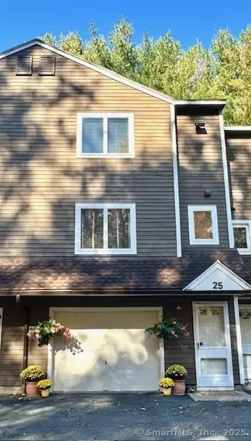 489 Wolcott Street Apt 25, Bristol