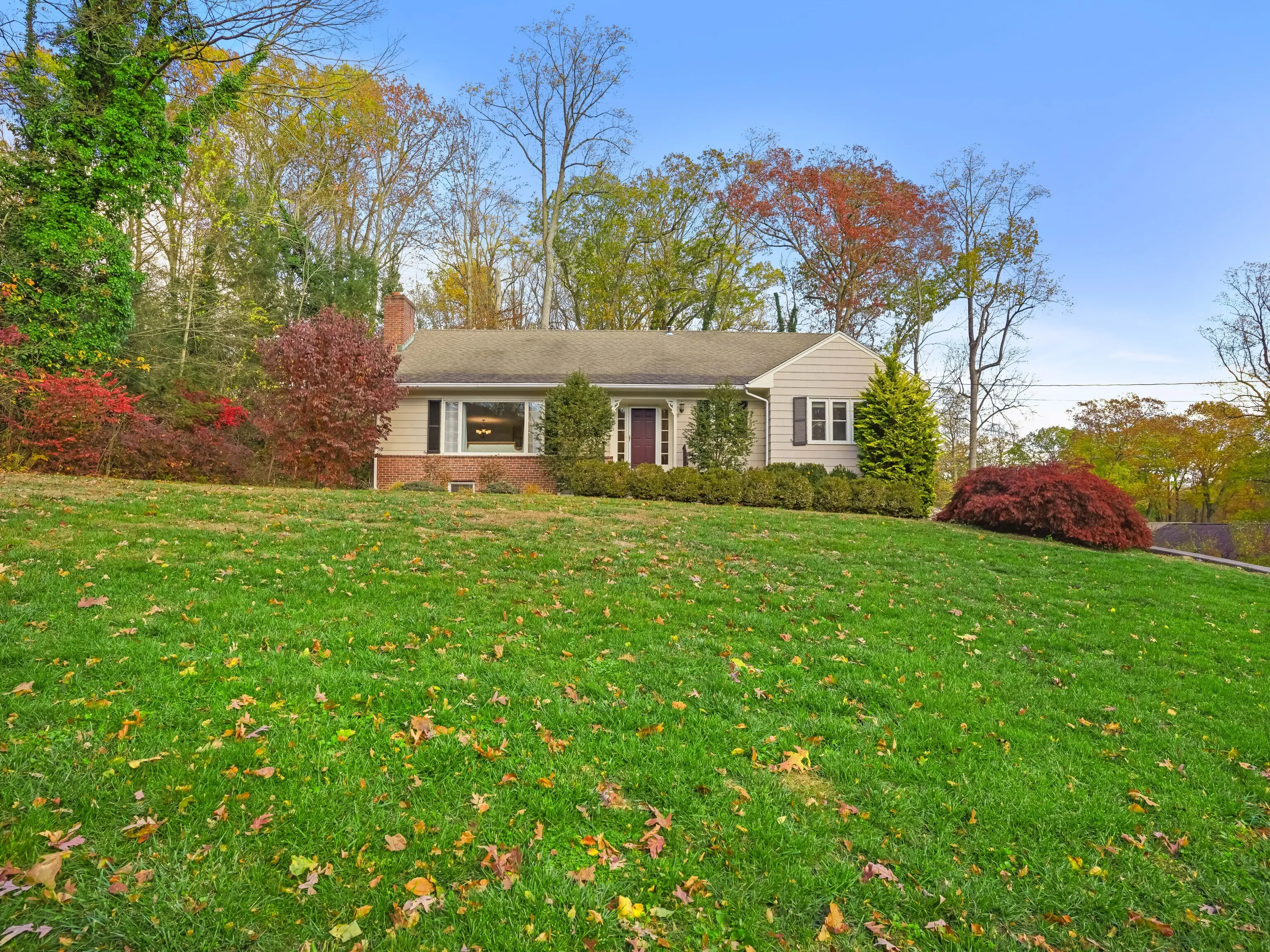 50 Hemlock Trail, Trumbull