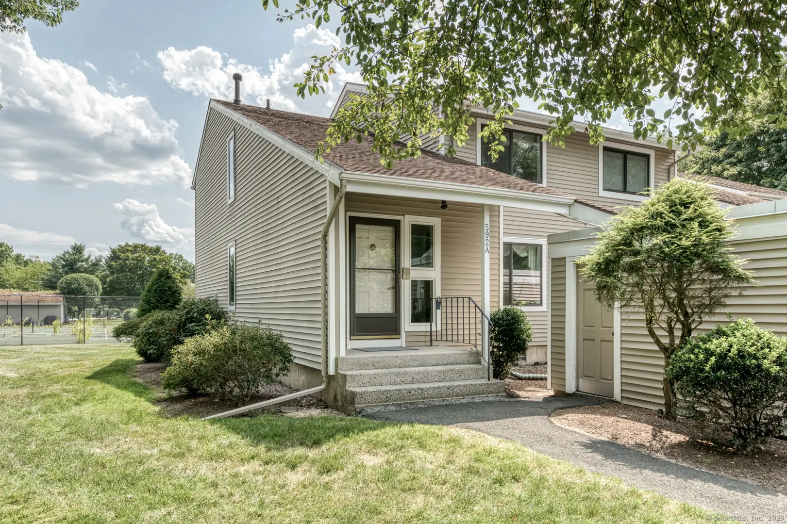 592 Mountain Road Apt A, West Hartford