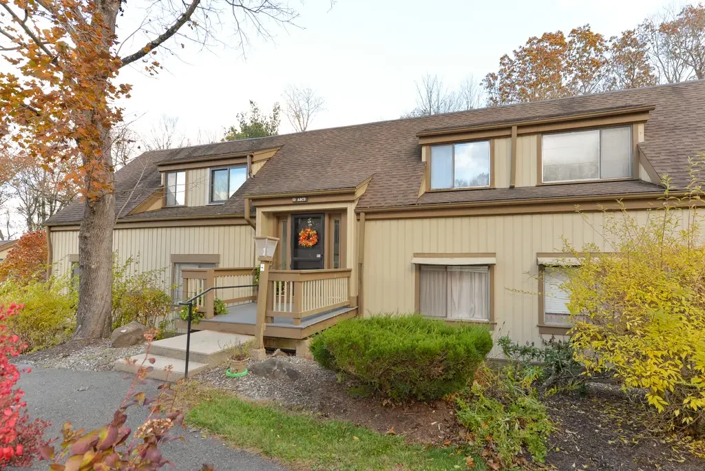 69 Heritage Village D, Southbury