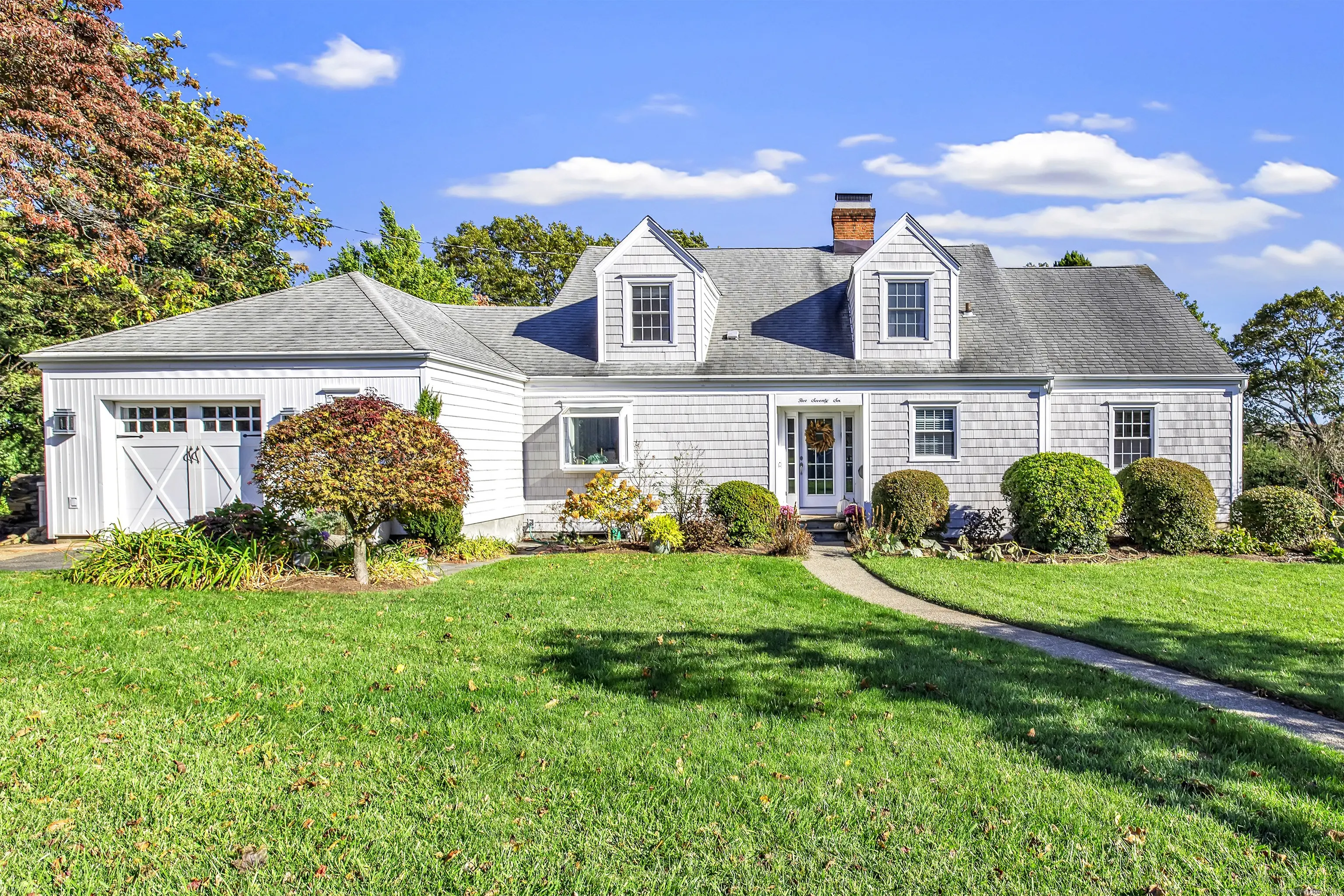 576 Bridgeview Place, Stratford