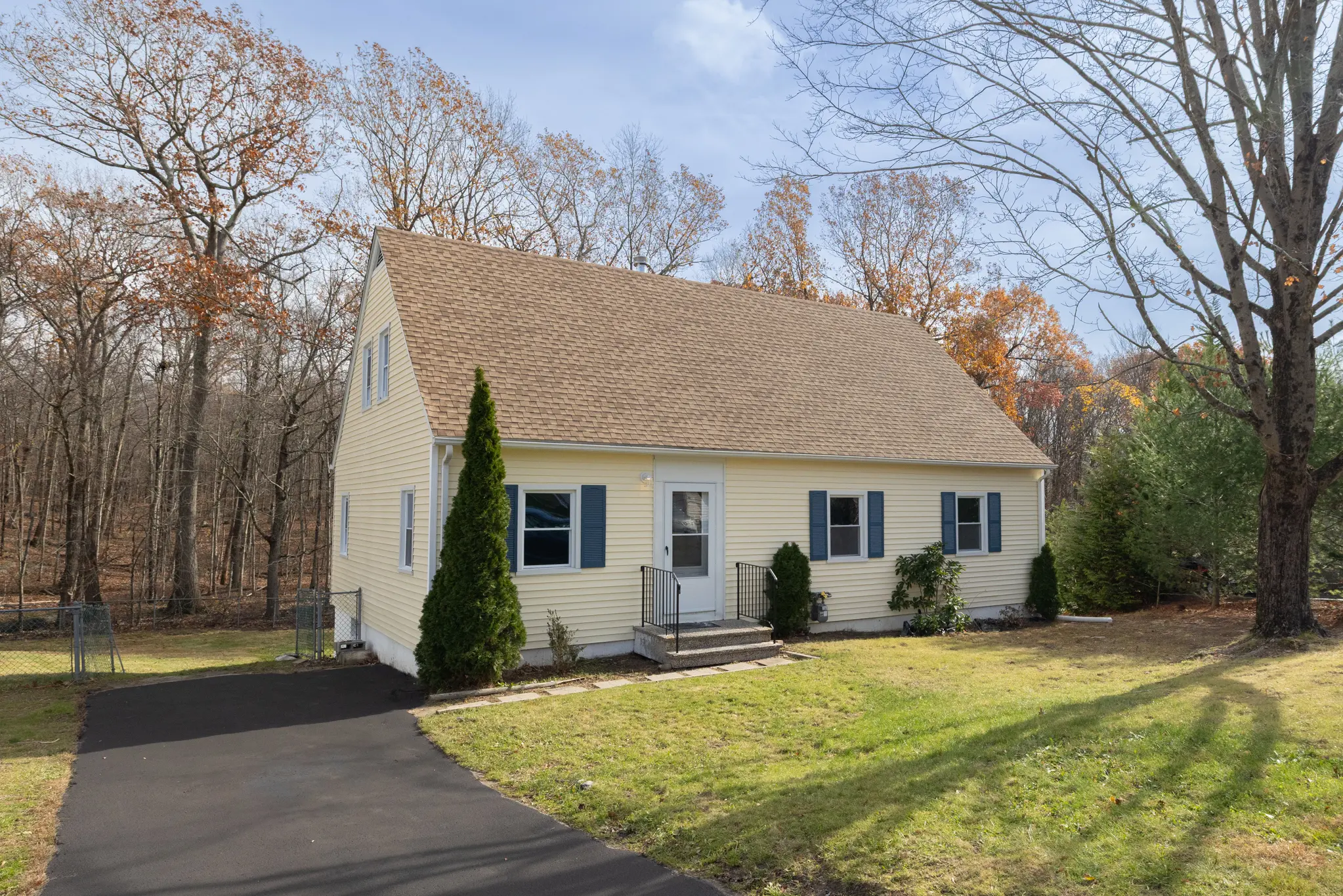 21 Longwood Drive, Naugatuck