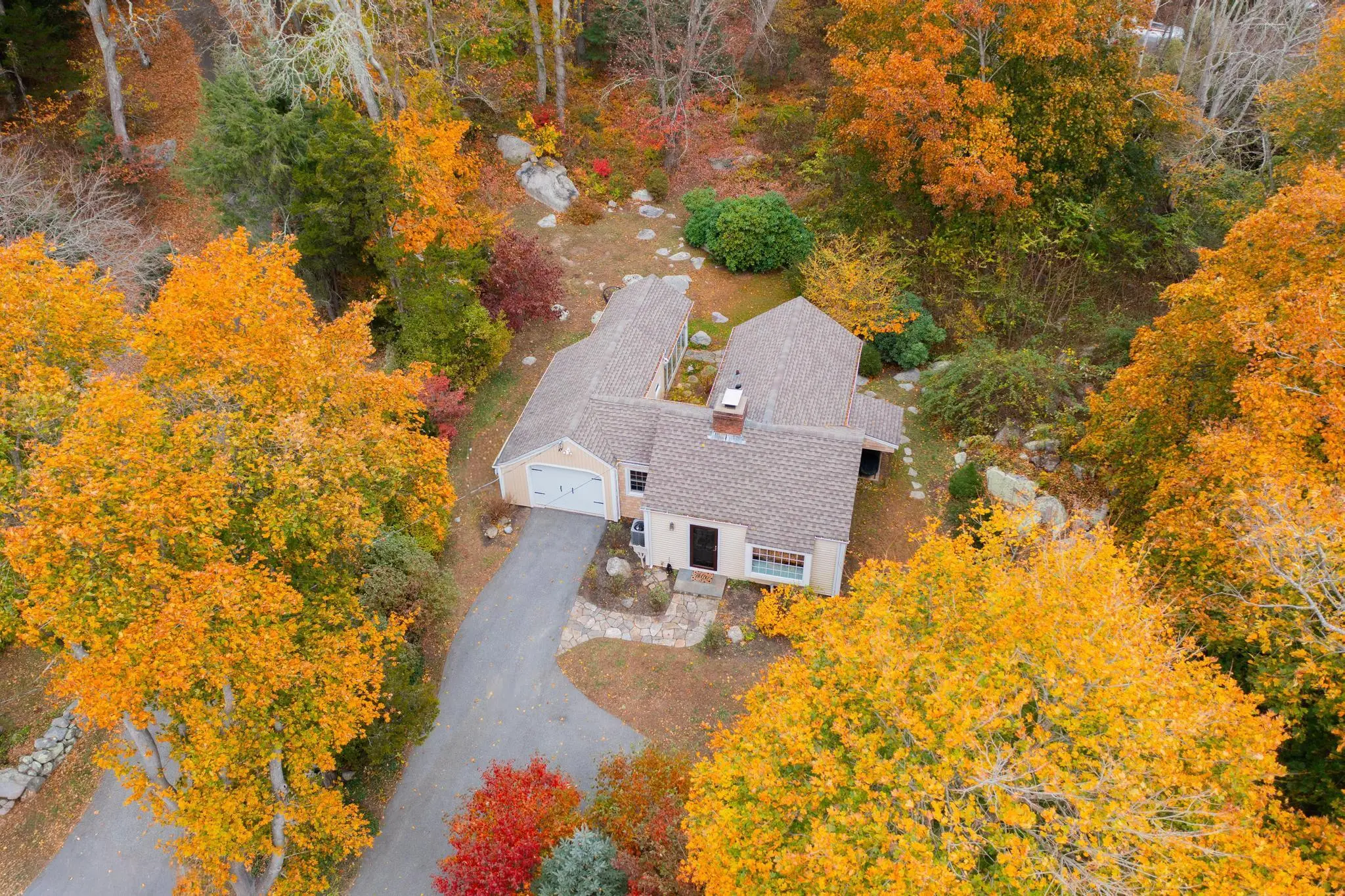 12 Flanders Road, Stonington