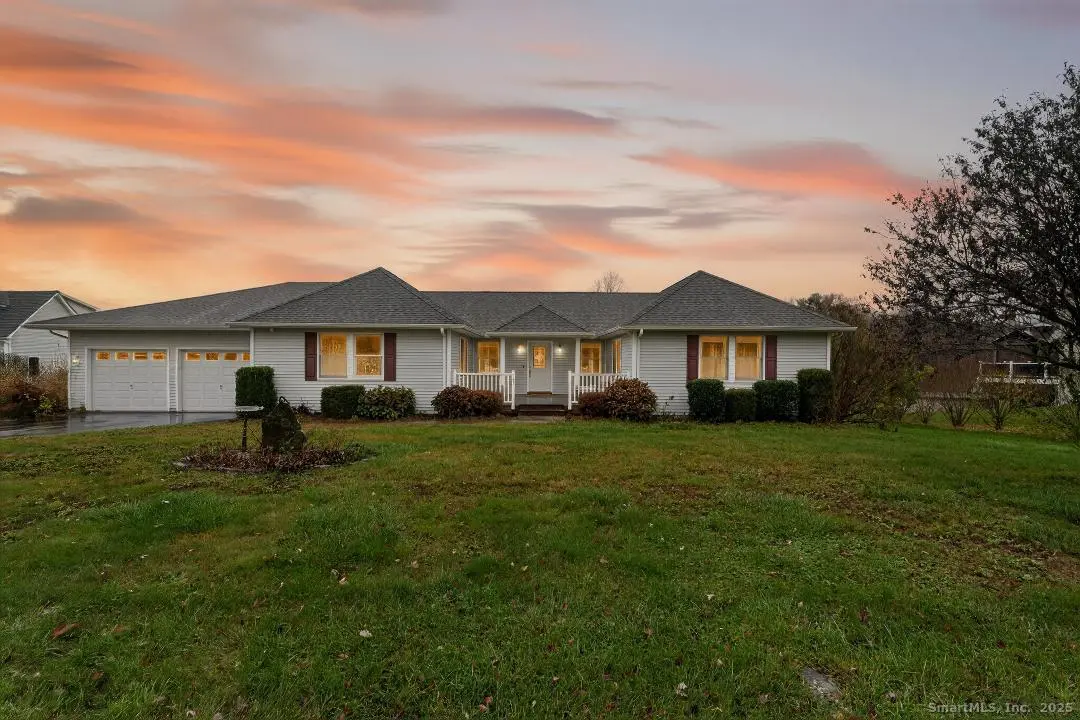 147 North Wawecus Hill Road, Norwich