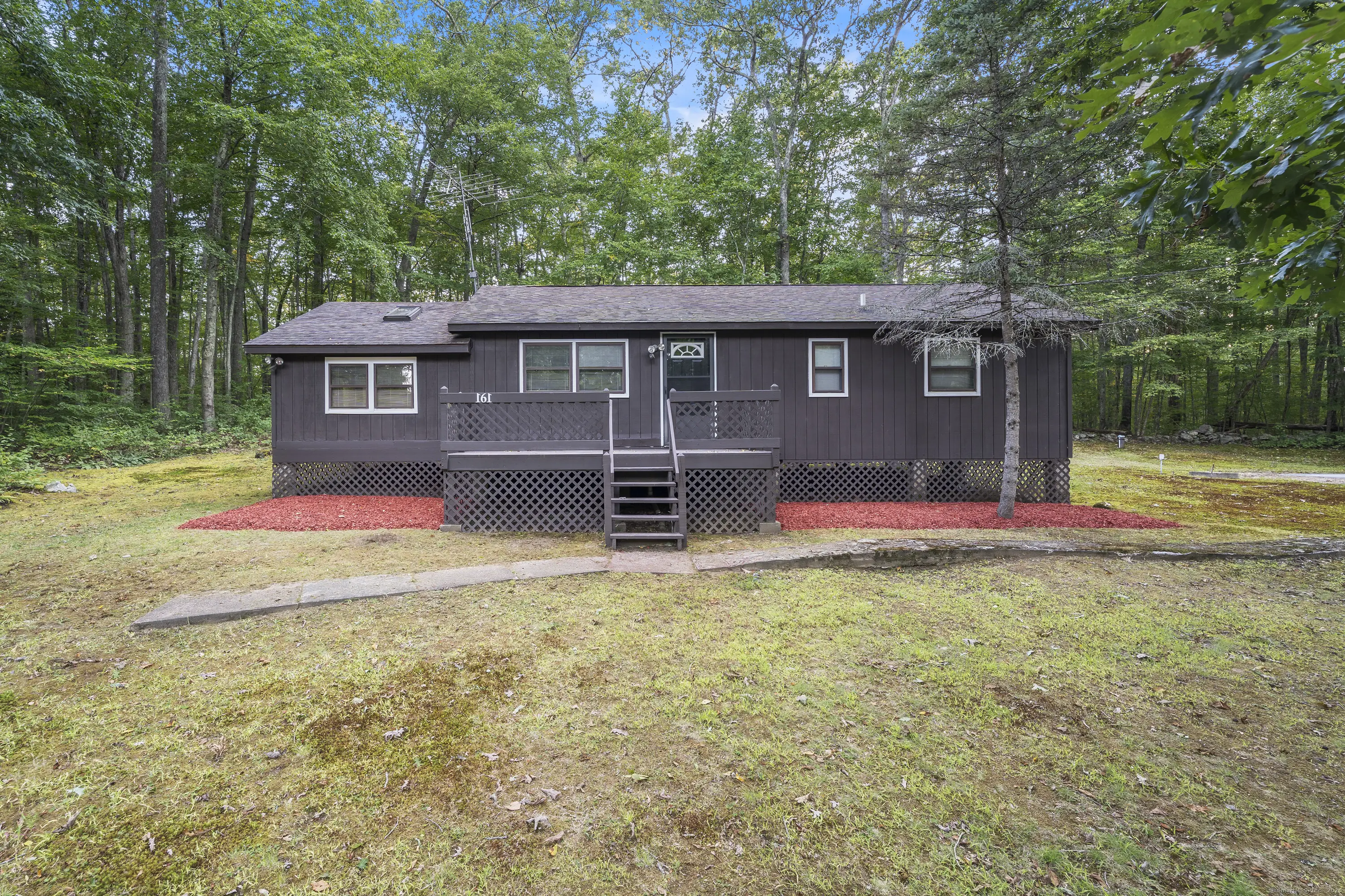 161 Lake Williams Drive, Lebanon