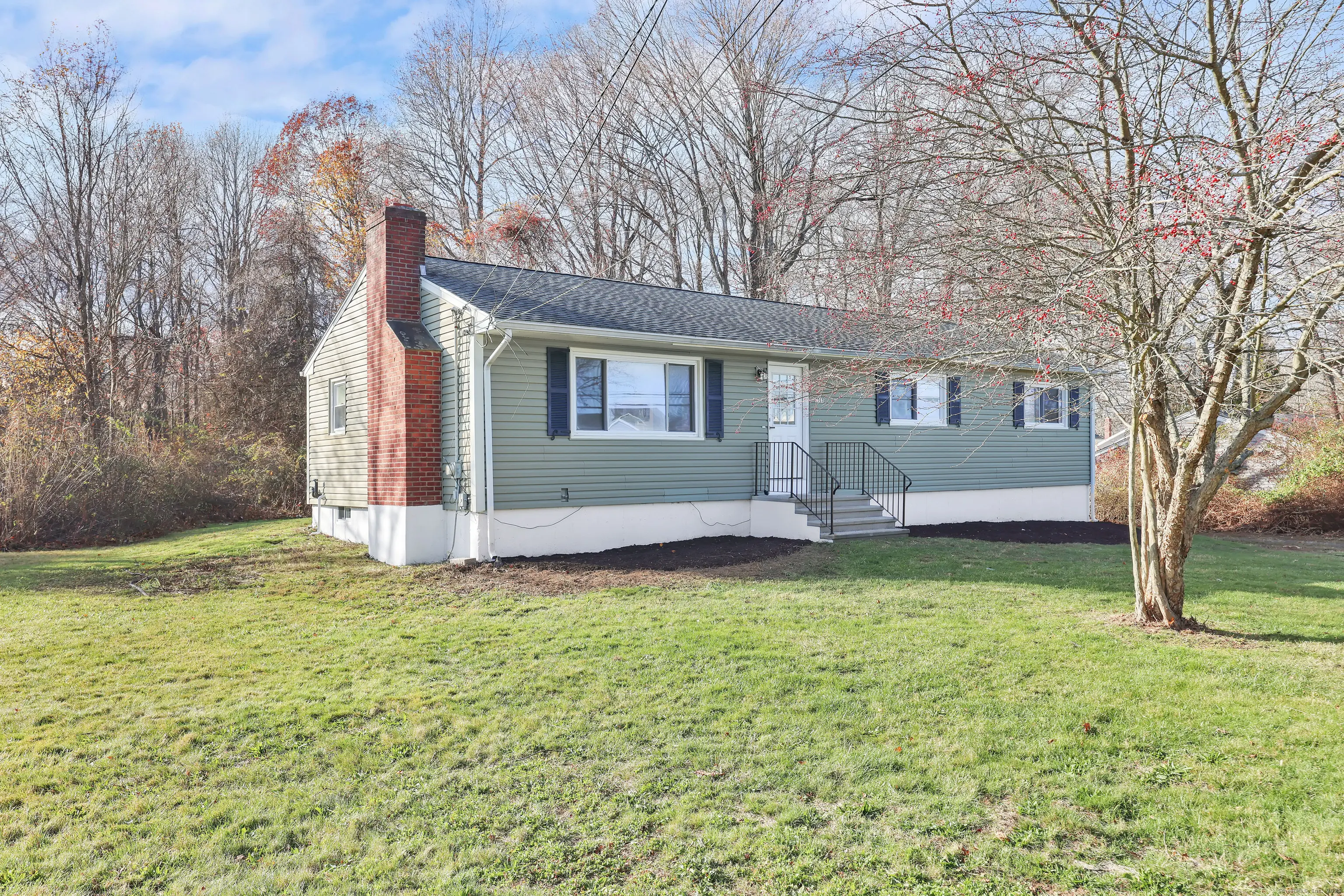 2064 Long Hill Road, Guilford
