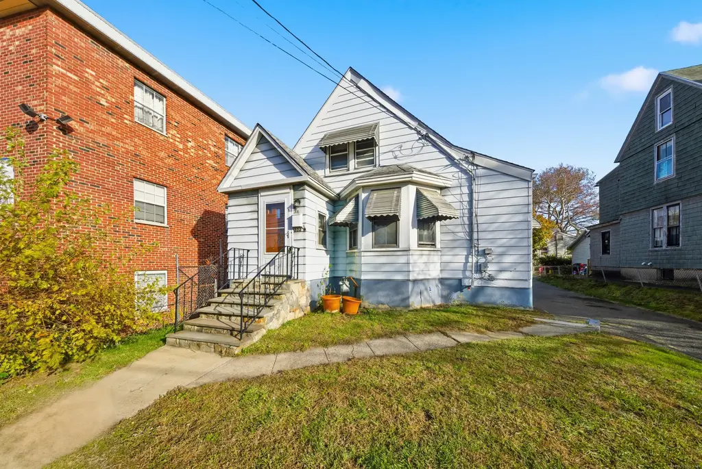 332 Palisade Avenue, Bridgeport