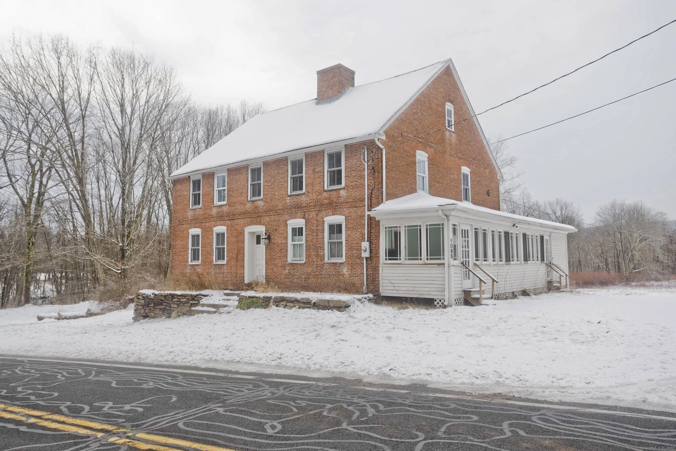 1095 South Grand Street, Suffield