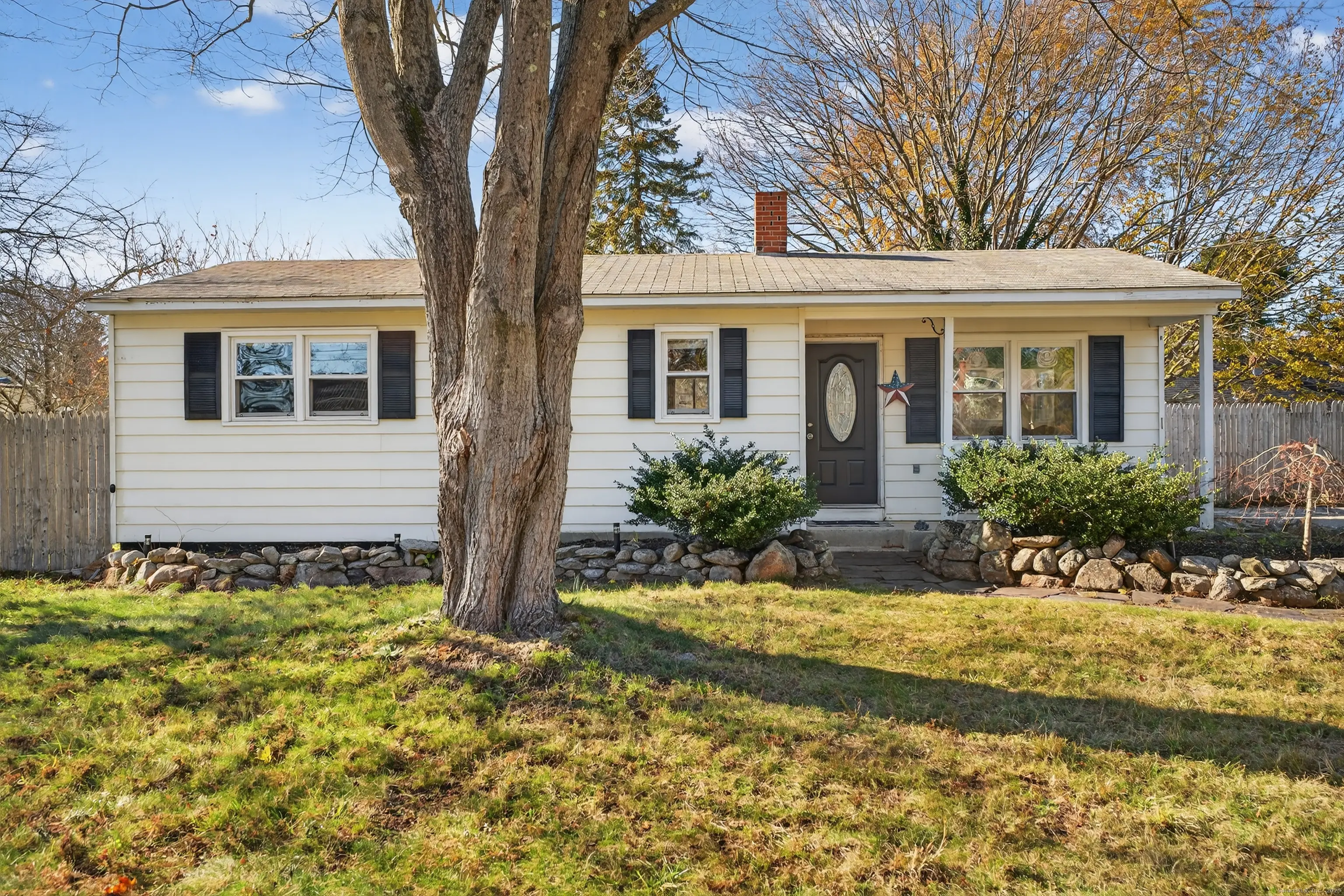 5 Robin Lane, Clinton