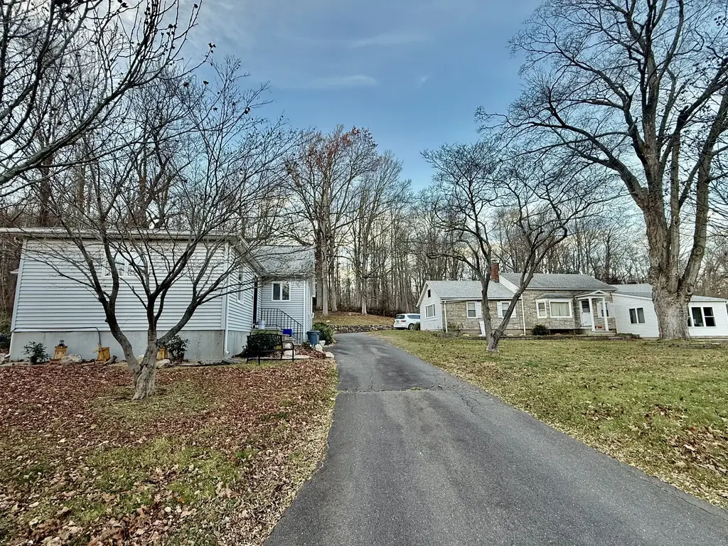 226 West High Street, East Hampton