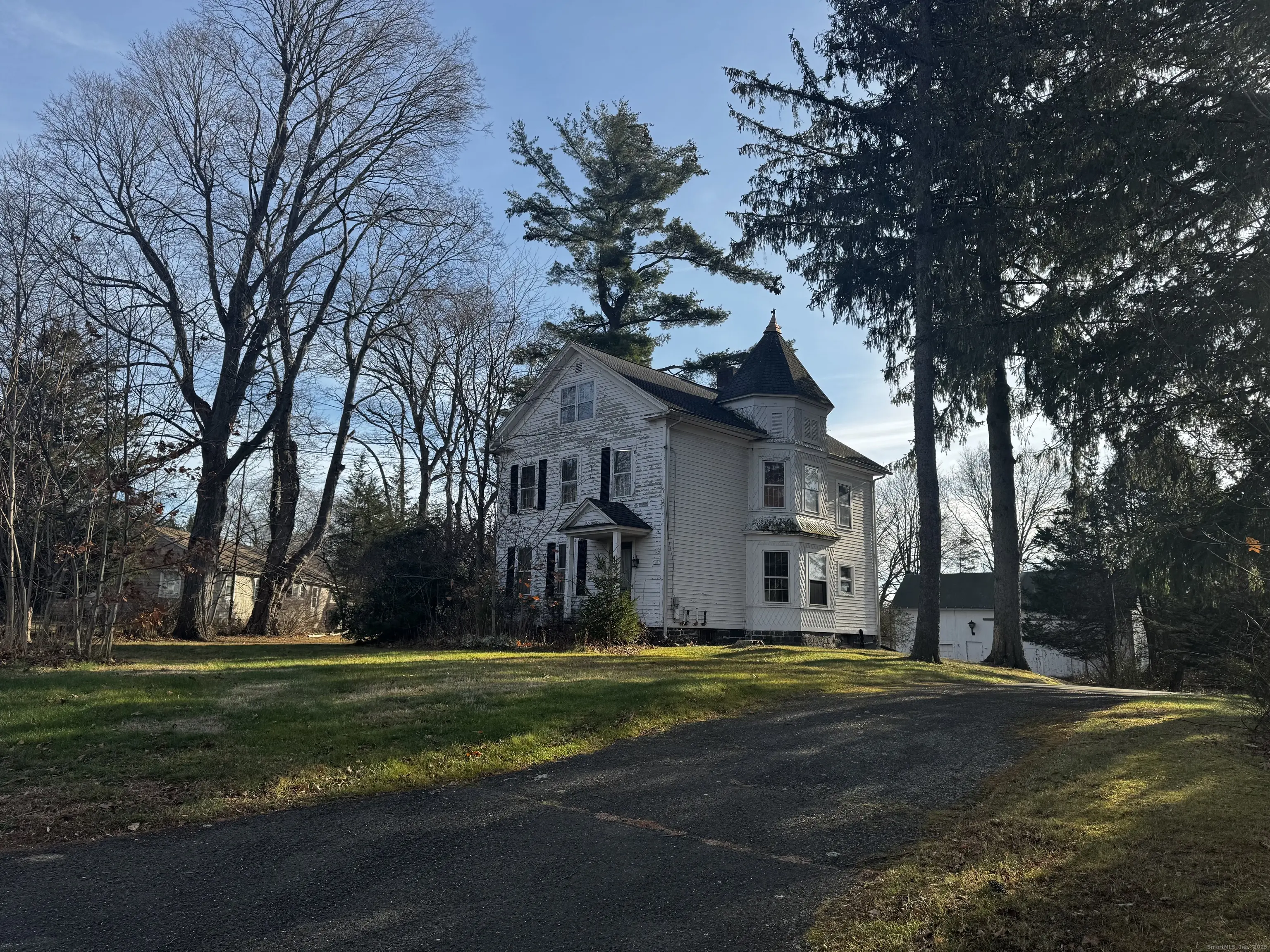 58 Daniels Farm Road, Trumbull