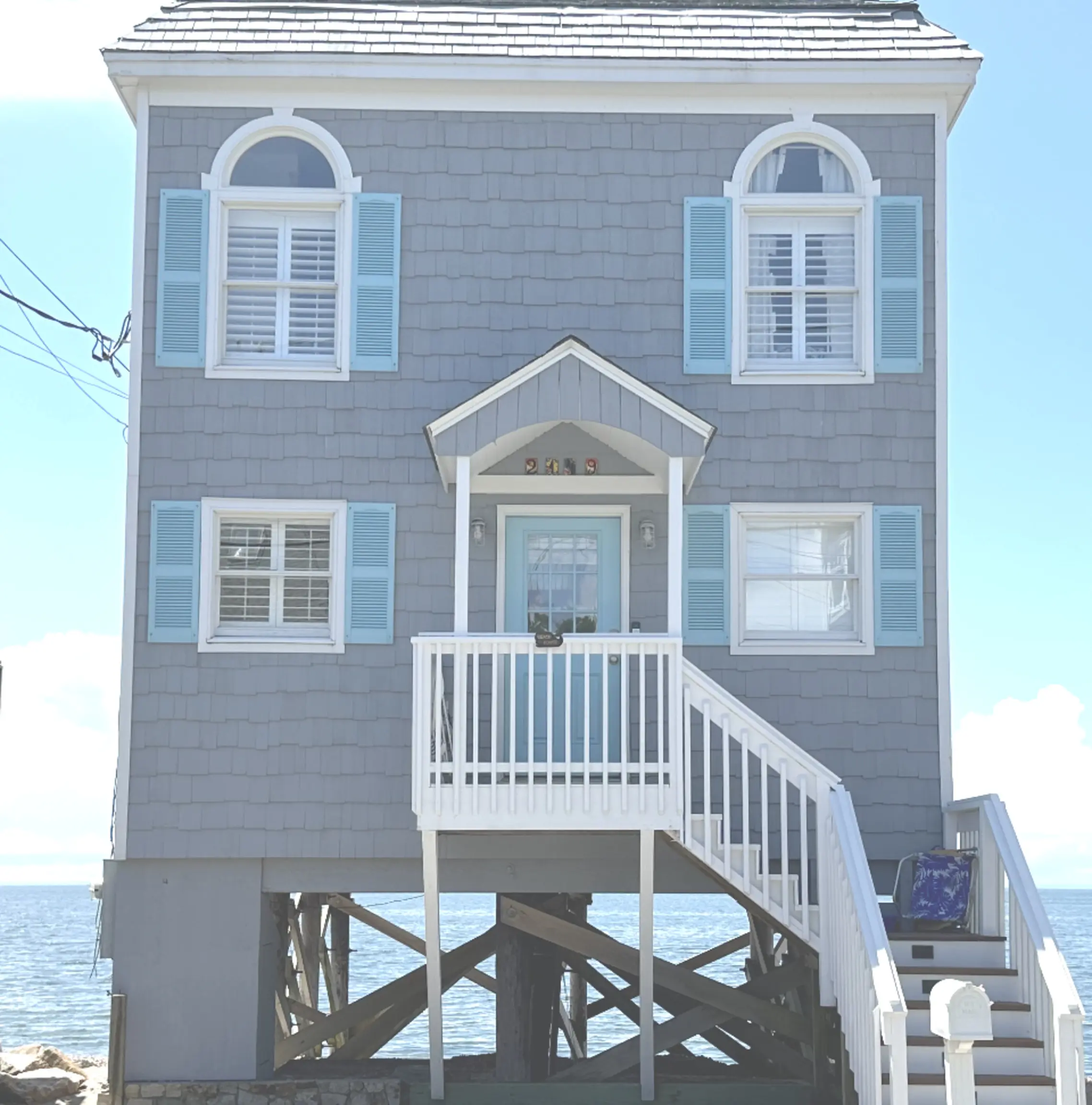 2149 Fairfield Beach Road, Fairfield